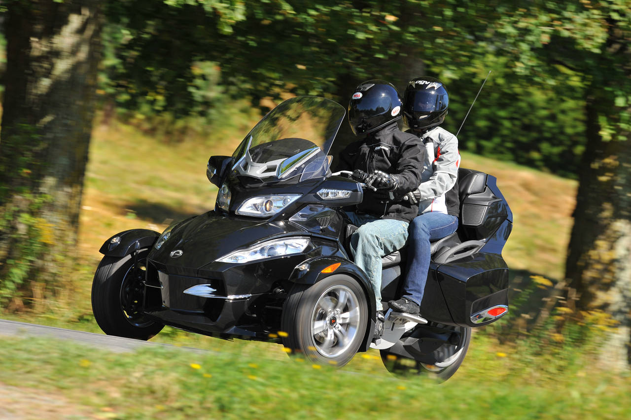 Can-Am Spyder Action right